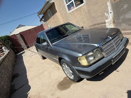 Mercedes-Benz W124, 1991 — photo 1