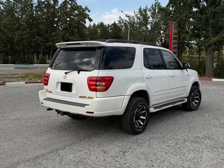 Toyota Sequoia, 2004