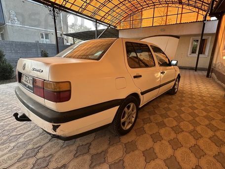 Volkswagen Vento, 1992 — сүрөт 1