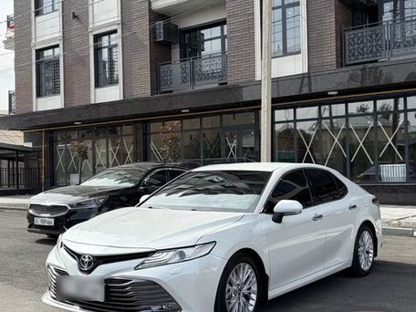 Toyota Camry, 2018 — фото 2
