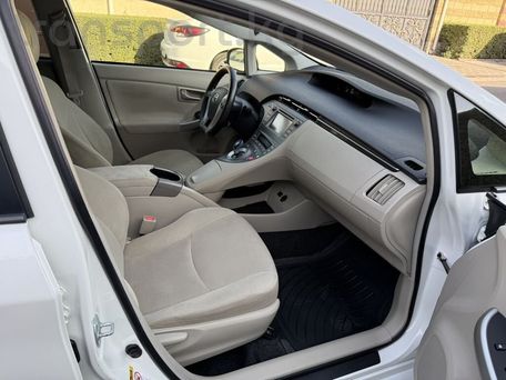 Toyota Prius, 2015 — фото 10
