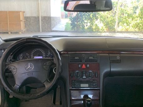 Mercedes-Benz E-Класс, 2001 — photo 12