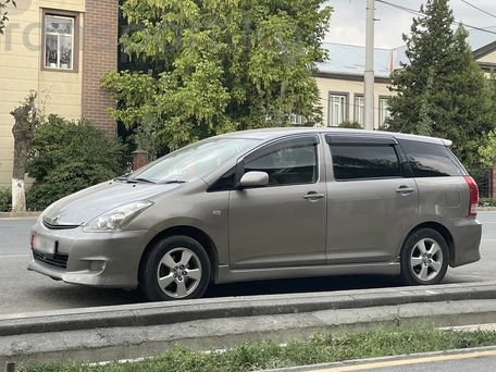 Toyota Wish, 2005 — фото 3