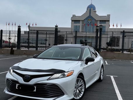 Toyota Camry, 2020 — сүрөт 1