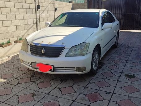Toyota Crown, 2004