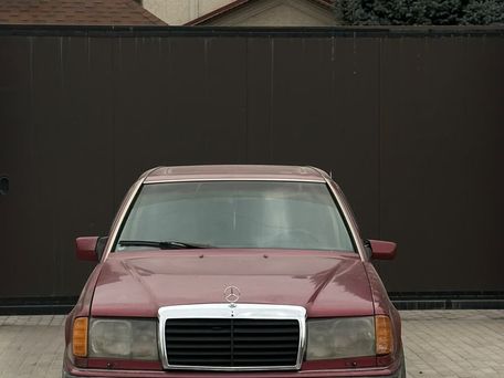 Mercedes-Benz W124, 1992 — photo 2