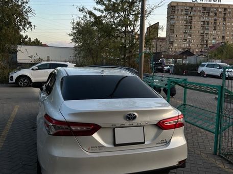 Toyota Camry, 2020 — photo 2