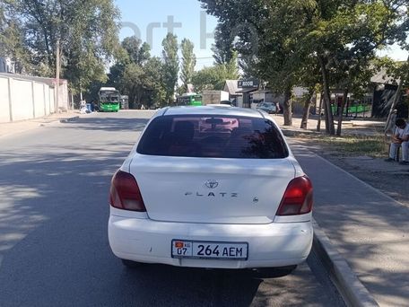 Toyota Platz, 2002