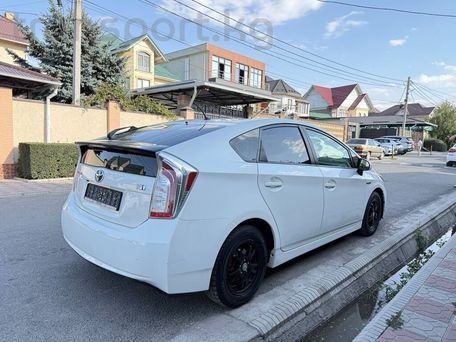 Toyota Prius, 2015 — фото 4