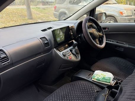 Toyota Wish, 2003 — photo 5