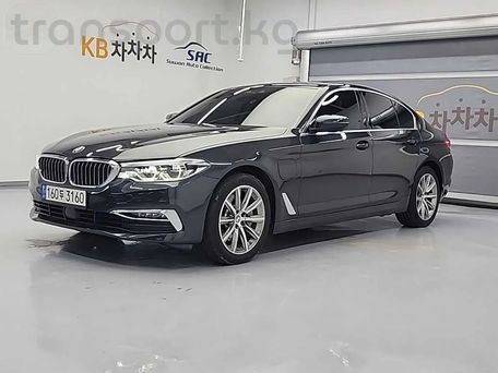 BMW 5 серии, 2020 — 照片 1