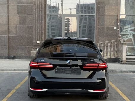 BMW 5 Series, 2024 — 照片 5