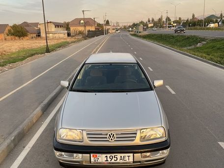 Volkswagen Vento, 1993 — 照片 7