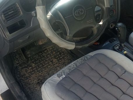 Hyundai Elantra, 2001 — 照片 1
