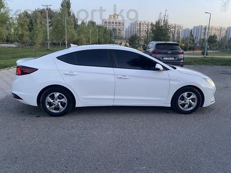 Hyundai Elantra, 2019 — photo 7