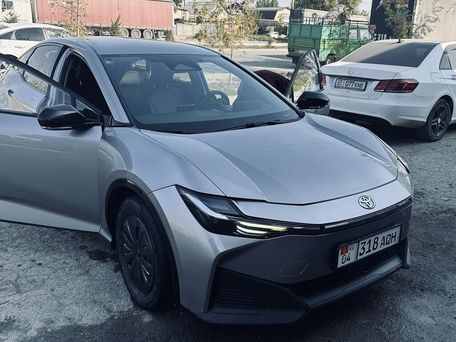Toyota bZ3, 2023 — 照片 4