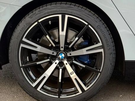 BMW 5 Series, 2025 — photo 4
