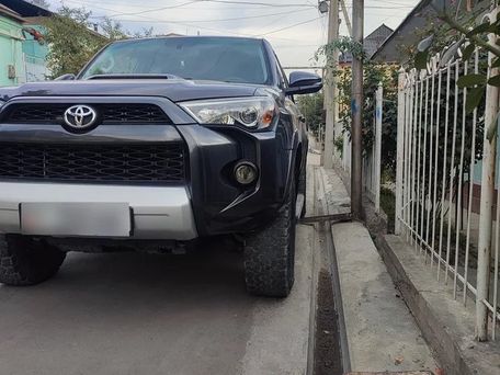 Toyota 4Runner, 2019 — фото 1