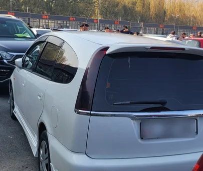 Honda Stream, 2002 — photo 2