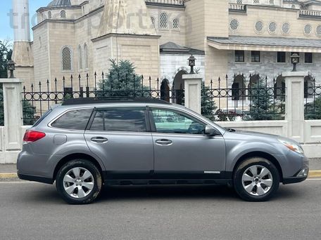Subaru Outback, 2010 — photo 6