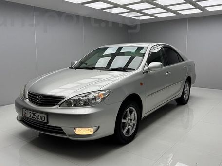 Toyota Camry, 2004