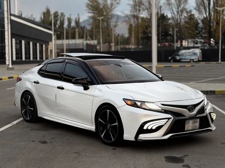 Toyota Camry, 2019 — photo 1