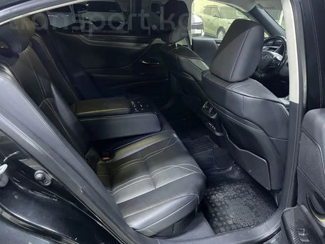 Lexus ES, 2019 — photo 7