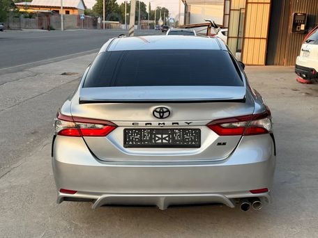 Toyota Camry, 2017 — 照片 2