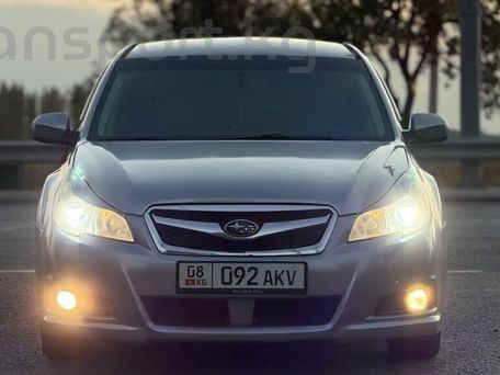 Subaru Legacy, 2010 — 照片 1
