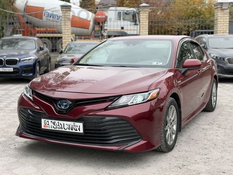 Toyota Camry, 2020 — 照片 2