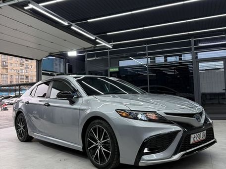 Toyota Camry, 2022 — фото 2