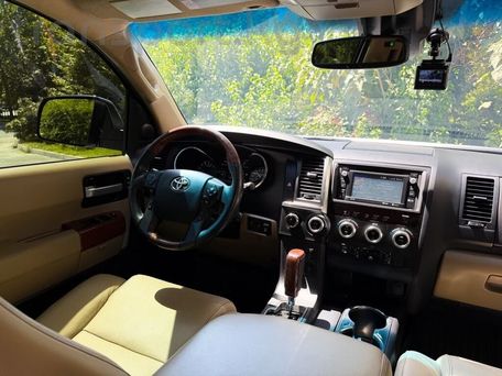 Toyota Sequoia, 2019 — photo 13