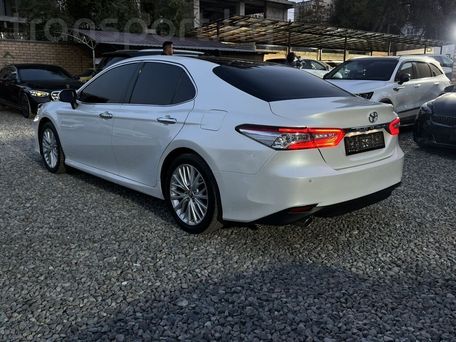 Toyota Camry, 2019 — 照片 5