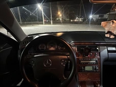 Mercedes-Benz E-Класс, 1999 — 照片 11