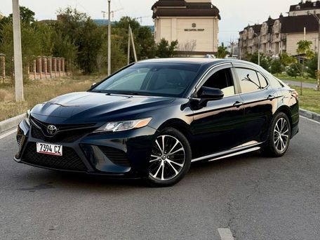 Toyota Camry, 2019 — photo 1