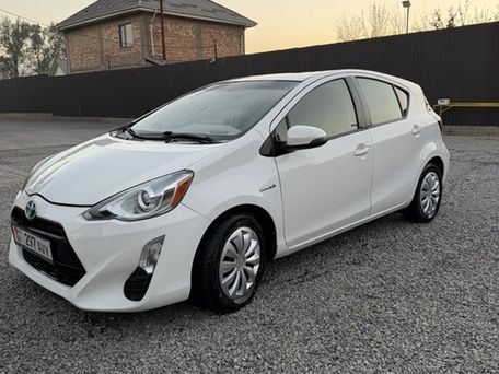 Toyota Prius c, 2016 — photo 3
