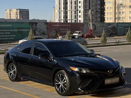 Toyota Camry, 2019 — photo 2