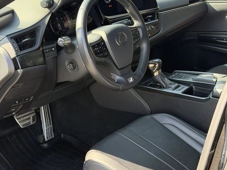 Lexus ES, 2022 — photo 7