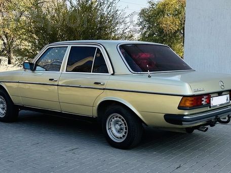 Mercedes-Benz E-Class, 1981 — photo 4