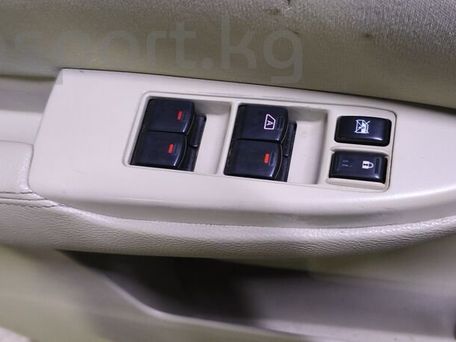 Subaru Legacy, 2010 — 照片 12
