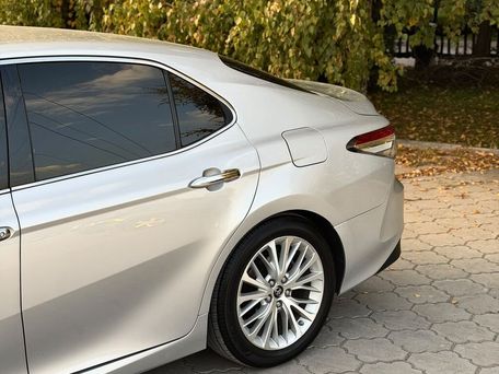 Toyota Camry, 2018 — 照片 4
