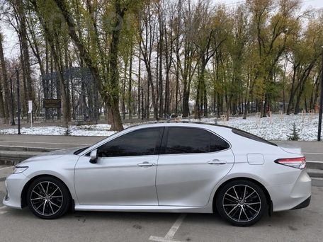 Toyota Camry, 2018 — 照片 4