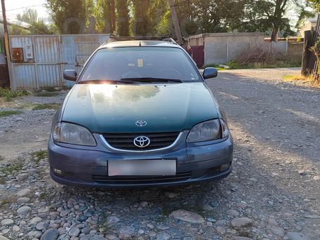 Toyota Avensis, 2002