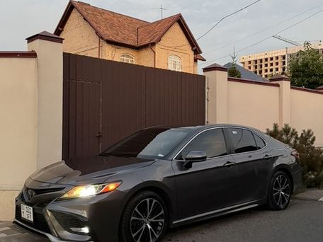Toyota Camry, 2018 — photo 2