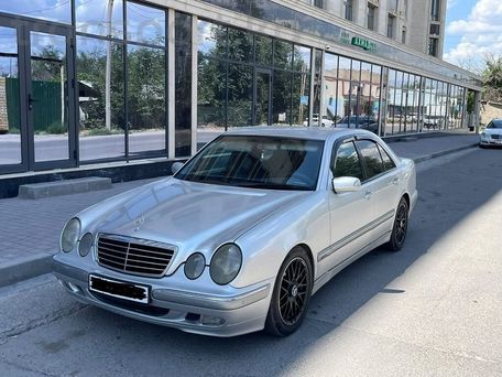 Mercedes-Benz E-Class, 2001 — photo 1