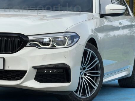 BMW 5 серии, 2020 — 照片 1