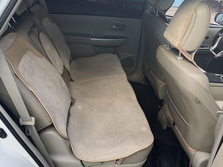 Toyota Prius v (+), 2012 — 照片 6
