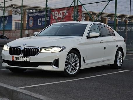 BMW 5 серии, 2020 — 照片 1