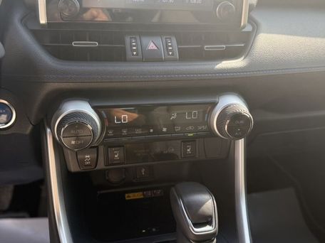 Toyota RAV4, 2021 — сүрөт 12