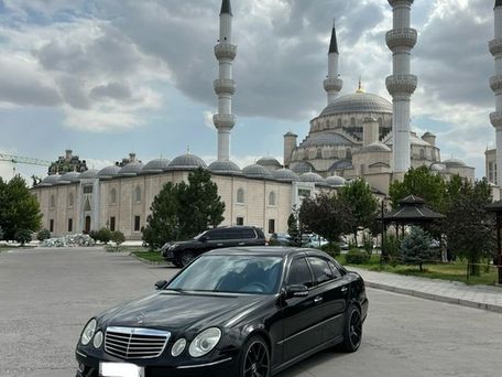 Mercedes-Benz E-Класс, 2005 — 照片 1